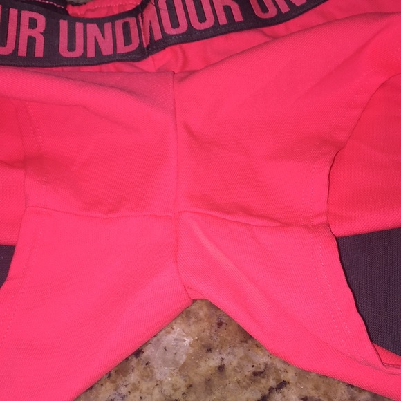 Under Armour Shorts - Picture 5 of 5